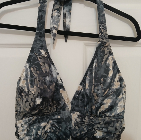 Aerin Rose Slimming 1 Piece Underwire Halter Swimsuit NWOT - Picture 2 of 16